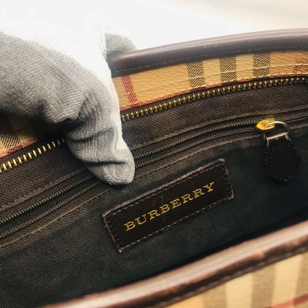 Burberry Beige Haymarket Check Regent Tote Bag - Picture 5 of 16